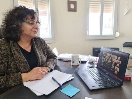 المطالبة بتوقيع اتفاقية عمل مع نقابة العمال الاجتماعيين 